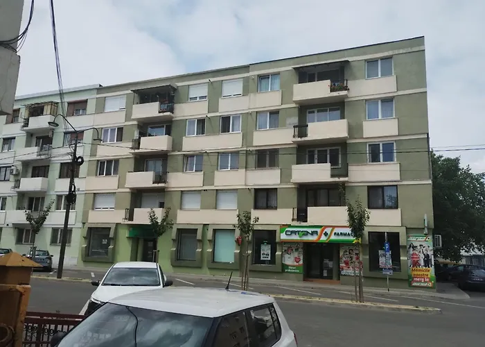 Central White Apartment