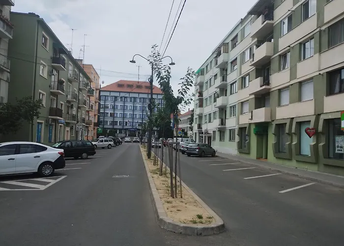 Central White Apartment